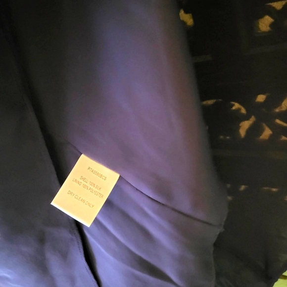 Parker | Silk Women's Cold Shoulder Ruffle 3/4 Sleeve Blouse | Navy Blue | Large - Picture 12 of 12